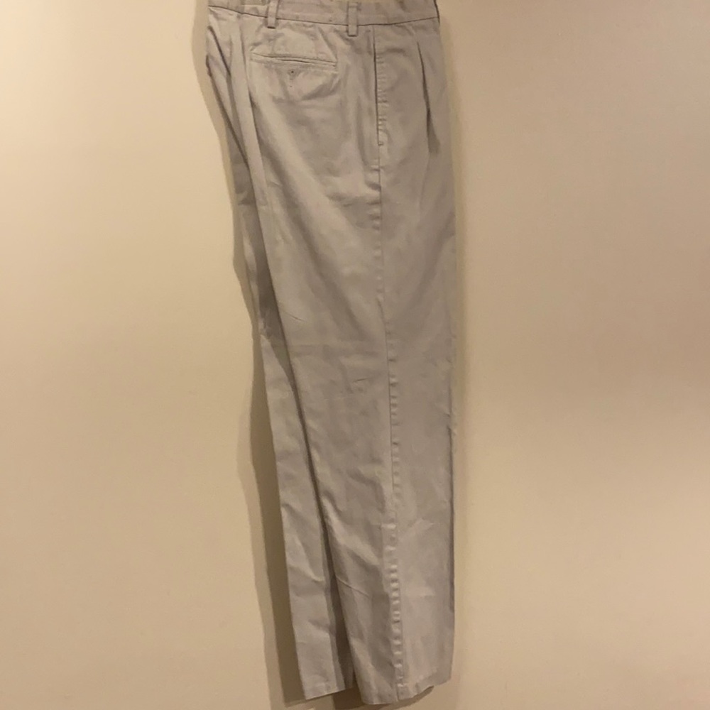 Buck Trouser classic khaki pant